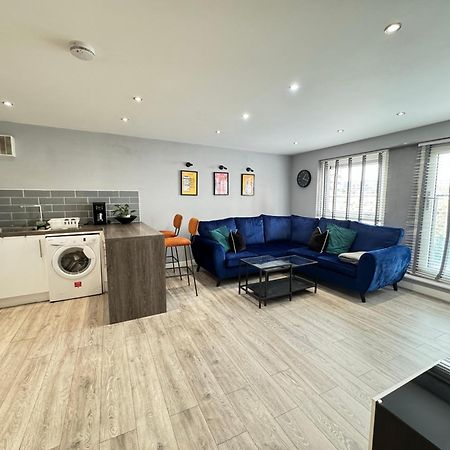 Rnm - Business Professionals Stay, Walsall City Centre, 2 Bedroom With Ensuite And Bathroom, Entire Place, Kitchen & Washroom With Amenities, Smart Tv, Easy Access, Fast Wifi, Parking Nearby, Great Transport Links Екстериор снимка