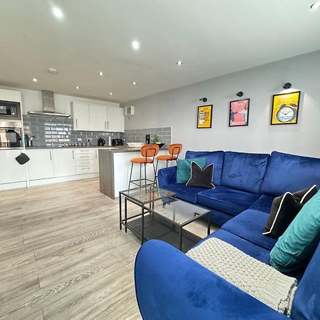 Rnm - Business Professionals Stay, Walsall City Centre, 2 Bedroom With Ensuite And Bathroom, Entire Place, Kitchen & Washroom With Amenities, Smart Tv, Easy Access, Fast Wifi, Parking Nearby, Great Transport Links Екстериор снимка